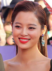 辛芷蕾温婉知性