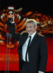 徐克代替梁家辉领取最佳男配角奖