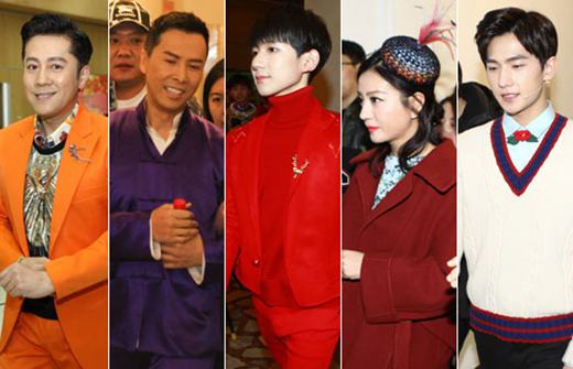 央视春晚后台：TFBOYS红衣长腿 赵薇气场足