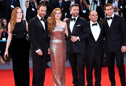 影片《夜行动物》威尼斯首映