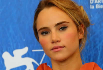 影片《劣质爱情》主创亮相威尼斯电影节