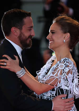 《第一夫人》亮相威尼斯 娜塔莉&middot;波特曼现身红毯