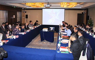 專家熱議《大路朝東》 家庭反腐展現新角度