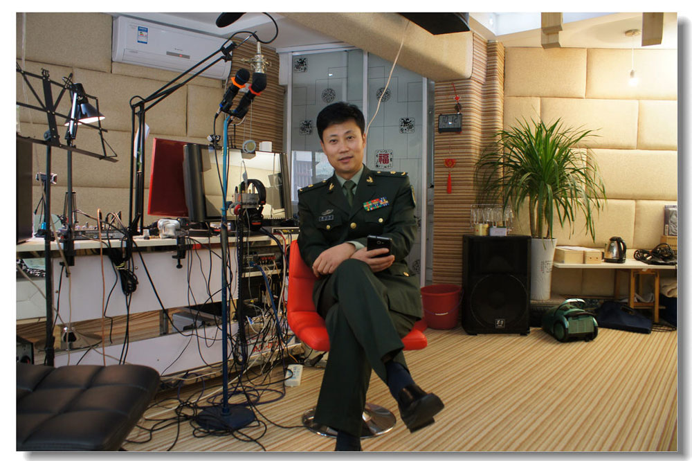 入伍当文艺兵：也曾丧失自信 军装要穿一辈子