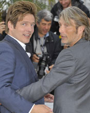 《捕猎》折射人类脆弱性