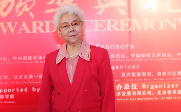第六届中国国际微电影节颁奖晚会 田华走上红毯
