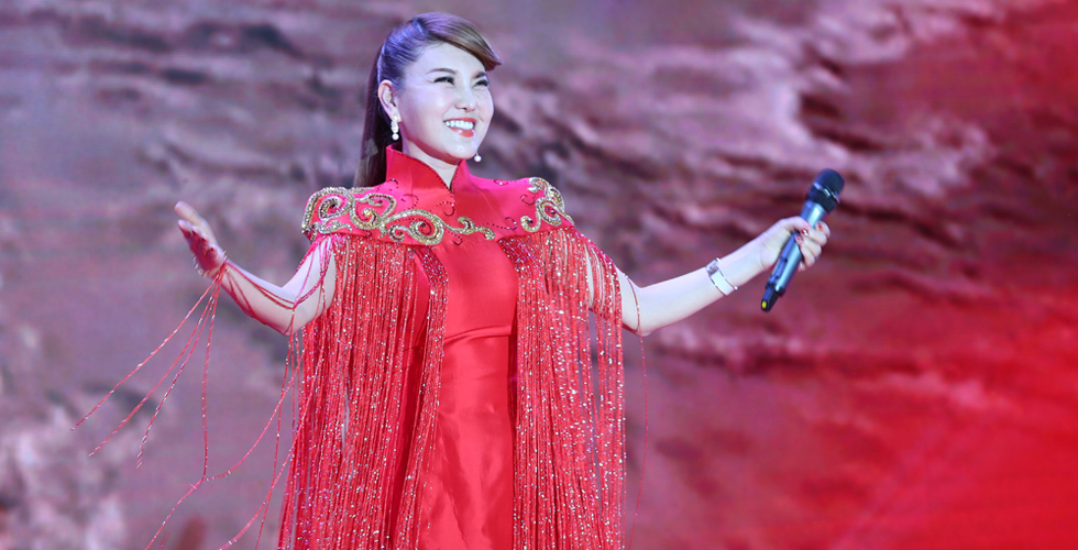 第六届微电影节颁奖晚会 乌兰图雅演唱《福从中国来》