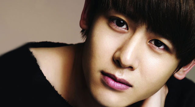 用微笑与付出回报社会