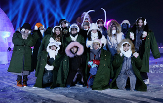 北京卫视跨年哈尔滨彩排 SNH48军大衣现身美丽动人