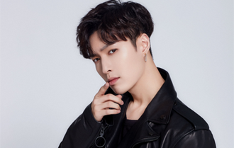 张艺兴华丽回归湖南卫视跨年 打造超反转魅力