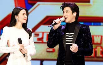 韩红王力宏北京跨年燃情开唱 崔健杨坤崇礼献经典