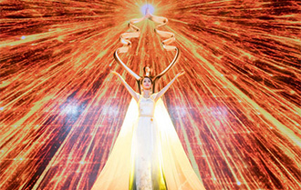 佟丽娅任首位“天坛女神” 尽显大美中国风