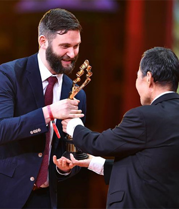 乔&middot;科尔获得&ldquo;天坛奖最佳男主角奖&rdquo;