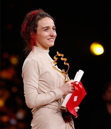 玛丽安·卡琪瓦尼凭借《妈妈》获得“天坛奖最佳导演奖”