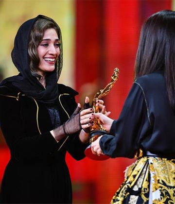 米娜·薩達緹獲得“天壇獎最佳女配角獎”