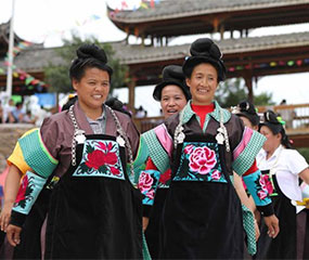 贵州丹寨：苗歌鼓舞欢庆爬坡节