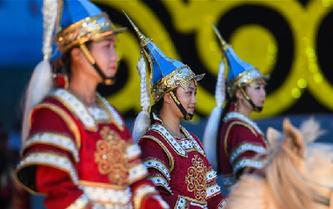 中国·呼和塔拉蒙古马文化艺术周在呼和浩特拉开帷幕