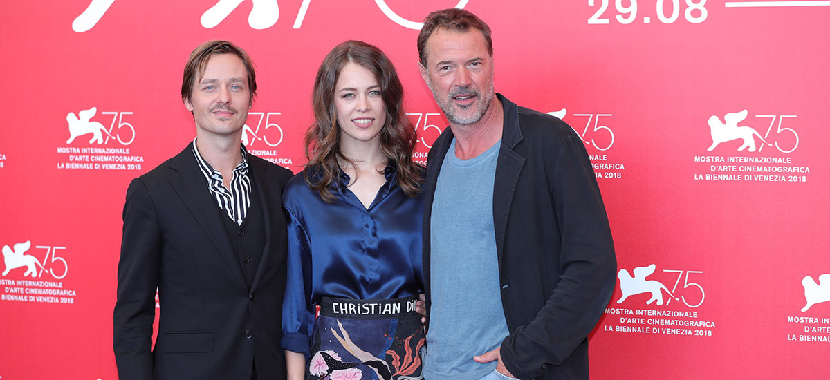 电影《无主之作》主创亮相威尼斯电影节