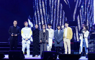 “ONE NIGHT 给小孩”演唱会 周迅讲述心路