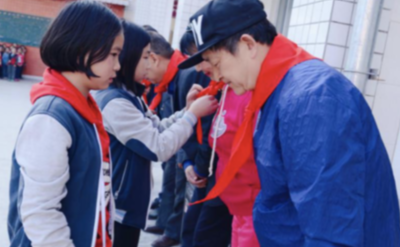 谢娜弘扬正能量 为家乡捐赠教育卫生设备