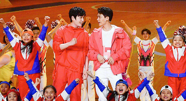 2019央视春晚:喜庆团圆“追梦”新时代