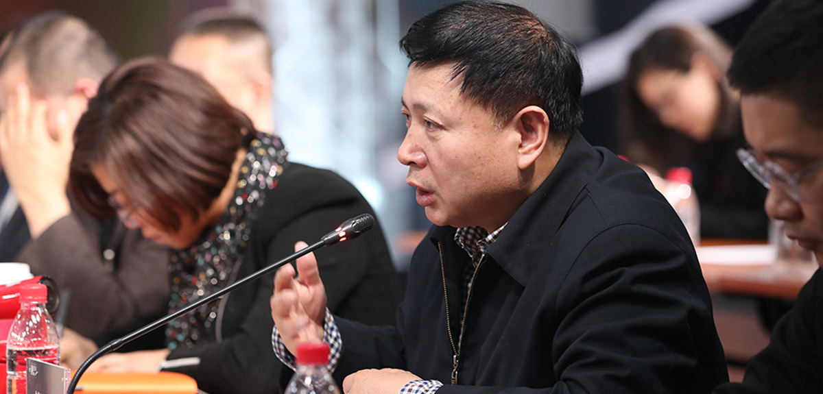 中国电影家协会分党组成员、中国文联电影艺术中心主任饶曙光饶曙光发言