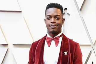 【红毯】《假若比尔街能够讲话》男主角史蒂芬&middot;詹姆士