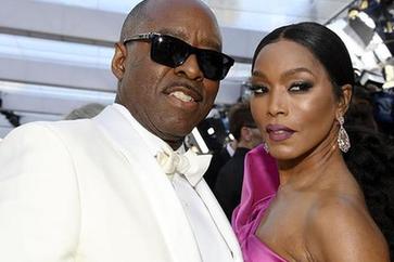 【红毯】安吉拉&middot;贝塞特着粉裙扮嫩