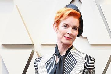 【红毯】桑迪&middot;鲍威尔获最佳服装设计提名