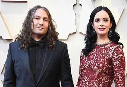 【红毯】克里斯滕&middot;丽特着靓丽红裙胜超模