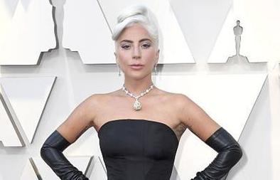 【紅毯】Lady Gaga角逐最佳女主角 造型復古