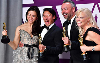 《徒手攀岩》获最佳纪录长片奖