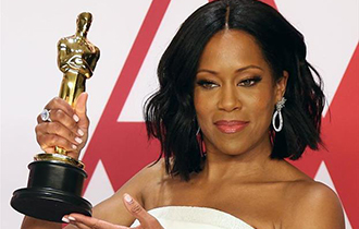 雷吉娜&middot;金凭《假若比尔街能够讲话》获最佳女配角奖