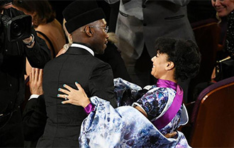 马赫沙拉&middot;阿里获最佳男配角奖