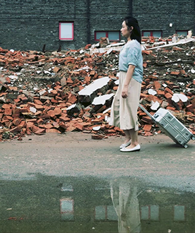 《蟒蛇爬入森林》