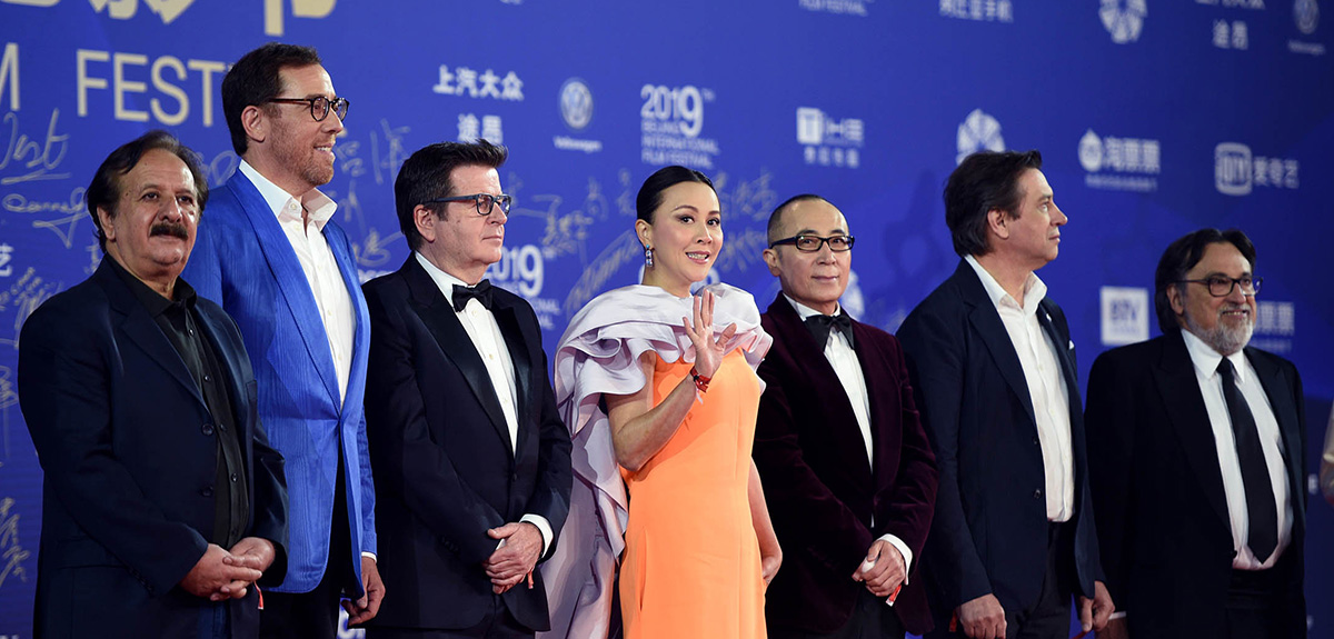 北影节开幕红毯星光熠熠 中外影人齐聚京城