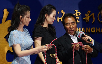 电影《攀登者》在沪举行发布会