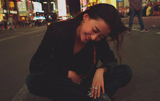 孙怡男友风西装现身街头 行走的时髦精上线