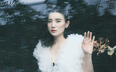 宋佳最新寫真 詮釋冷調溫柔的獨特神秘感