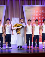 《我不是成龙》助威视频