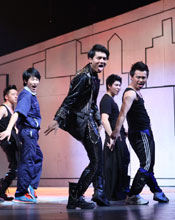 首演海量演出照曝光