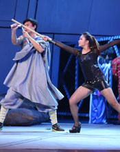 首演海量演出照曝光