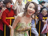 萧蔷"超清凉"装扮夺人眼球