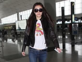 熊黛林赴韩治情伤憔悴现身