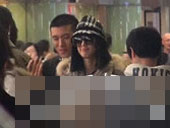 黄圣依回京杨子相伴护驾