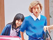 徐濠萦接女儿放学遇偷拍