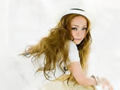 辣妈安室奈美惠仍似少女