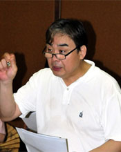 崔亚楠在介绍相关情况