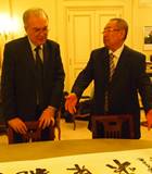 燕保罗喜欢中国书画艺术