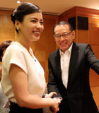 陈思思香港开见面会